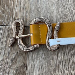 NWOT Dark Gold and Yellow Snake Belt
